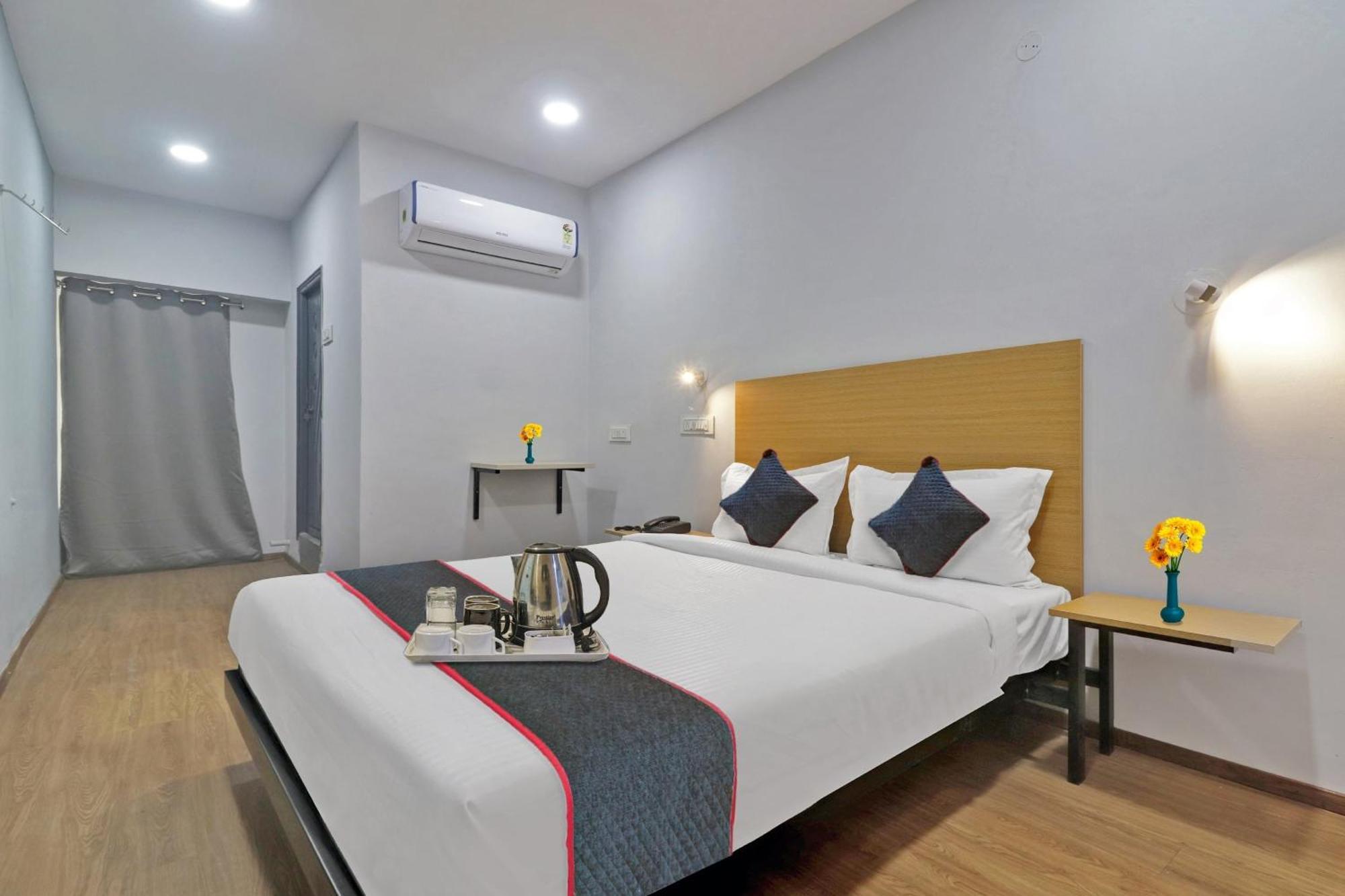 Hotel Townhouse S Continental à Haïdarabad Extérieur photo