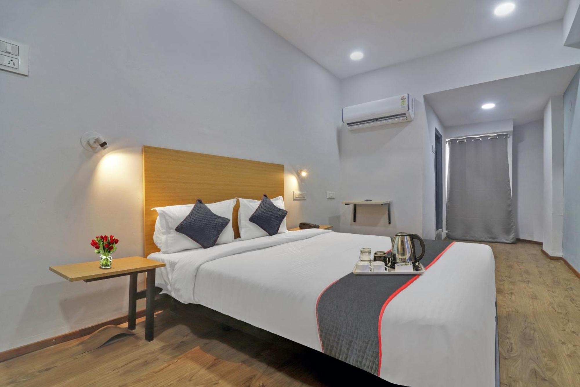 Hotel Townhouse S Continental à Haïdarabad Extérieur photo